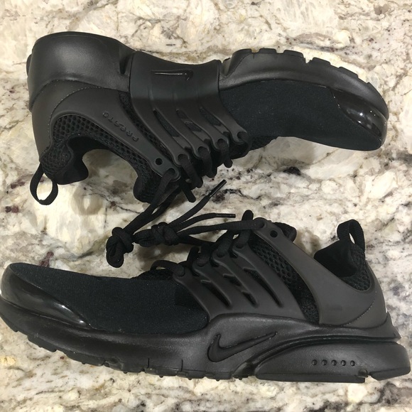 nike air presto triple black
